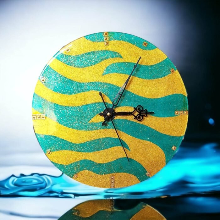 LIGHT-GREEN-Sparkling-GOLD2-1.jpg Sparkling Gold and Green Stripe Clock