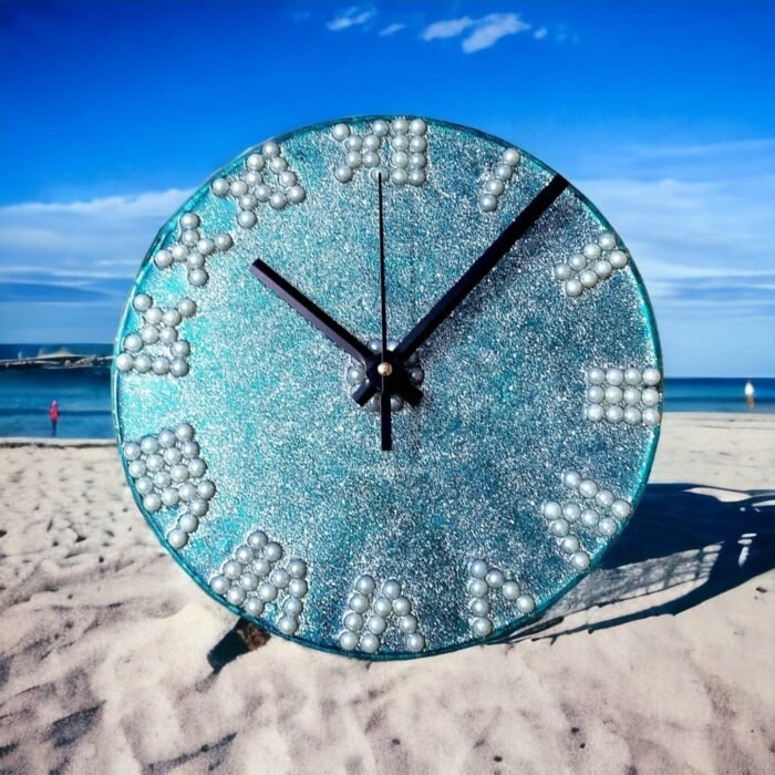 charming-clock7.jpg Charming Beed Clock