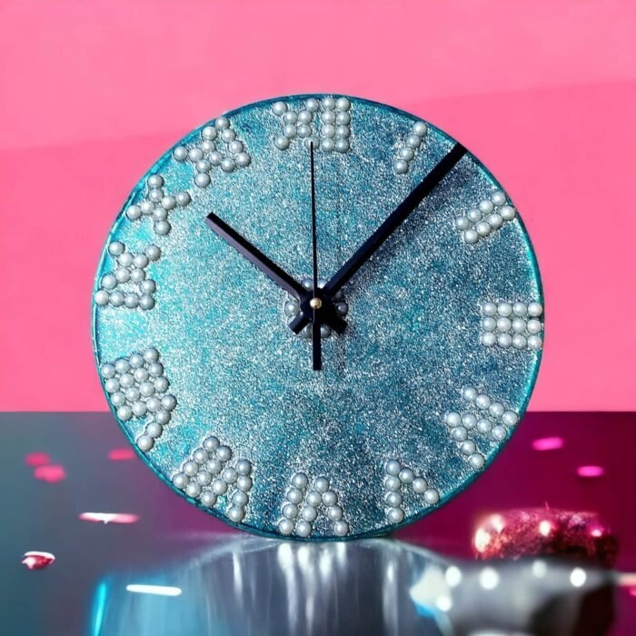 charming-clock98.jpg Charming Beed Clock