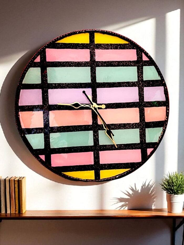 iluision pattern clock1 Grid Of Dreams Resin Clock